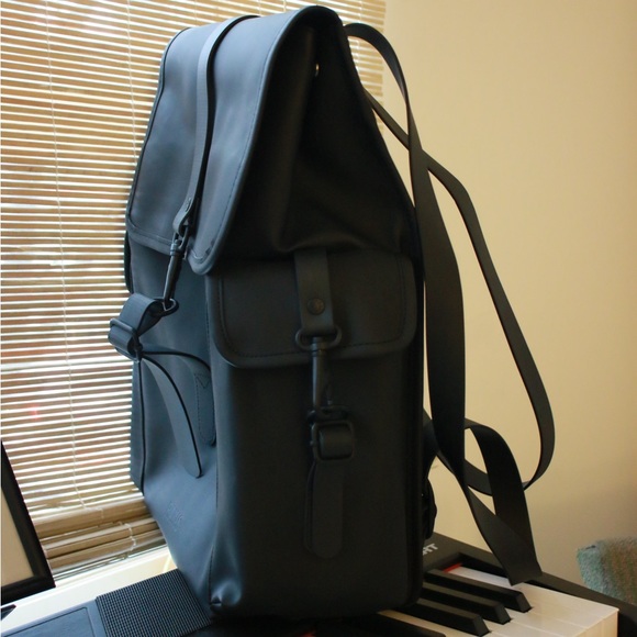 Rains Rucksack Cargo Waterproof Black Backpack - Picture 3 of 10